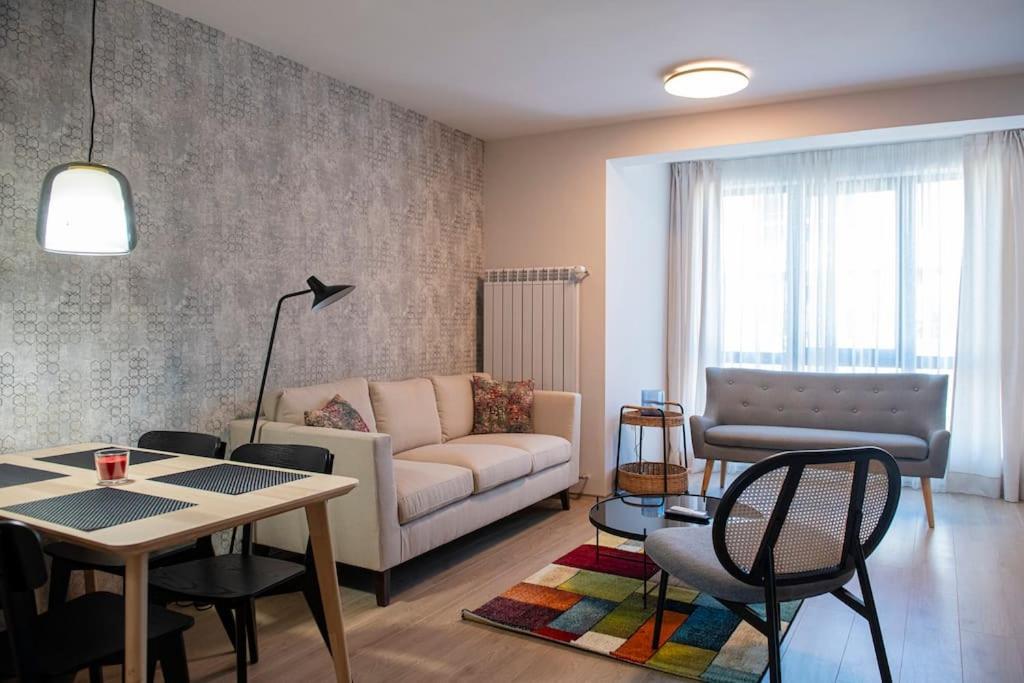 New York: A Spacious Modern Apartment With Parking Sofia Exterior photo