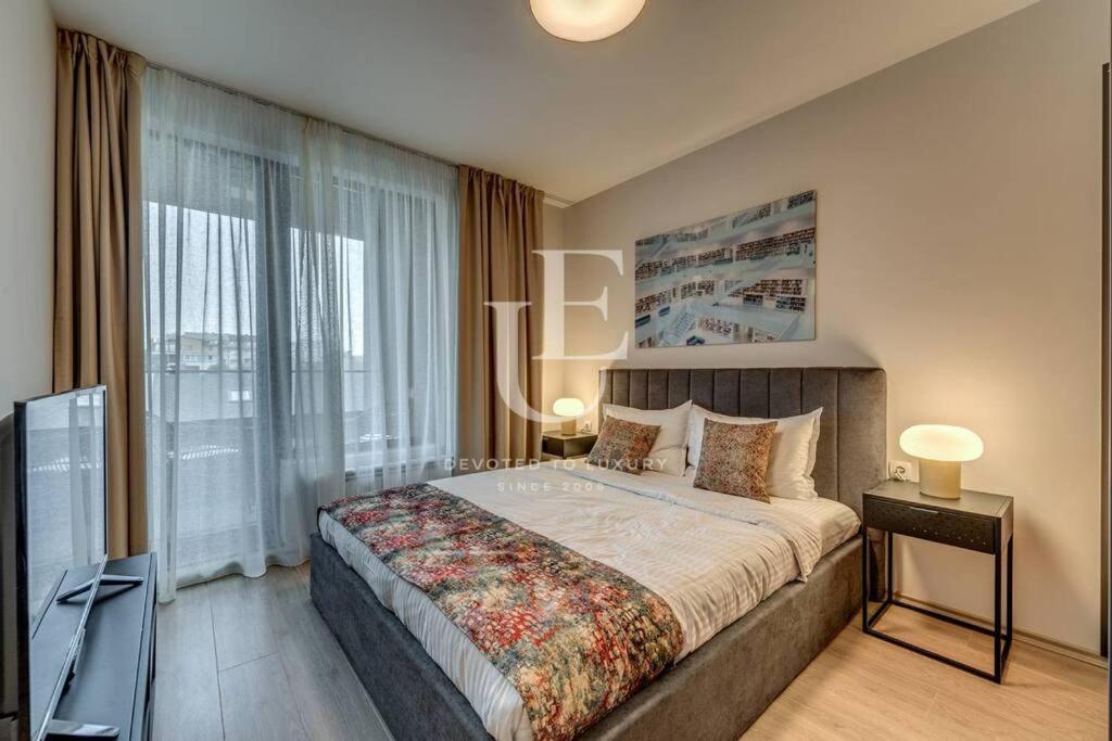New York: A Spacious Modern Apartment With Parking Sofia Exterior photo