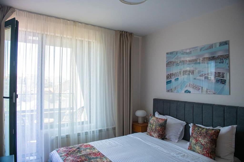 New York: A Spacious Modern Apartment With Parking Sofia Exterior photo